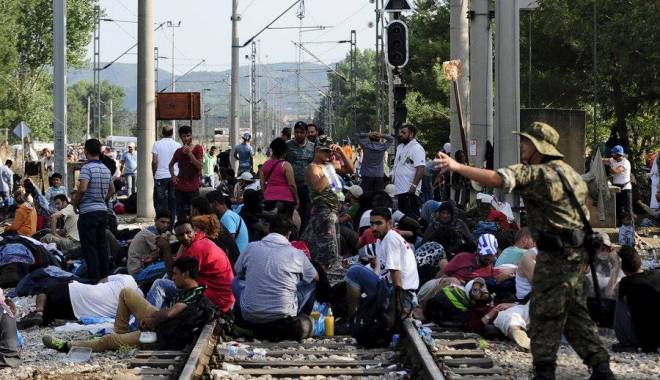 Ponta, despre problema refugiaților: Nu stăm cu mâinile în sân, suntem pregătiți - imigrantidoi-1441185101.jpg