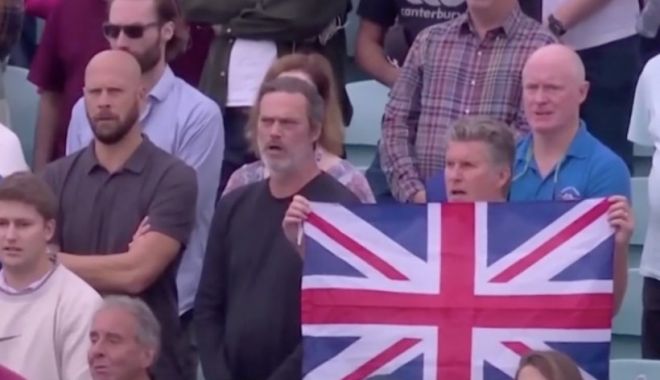 Imnul "God save the King", cântat în premieră pe un stadion din Londra