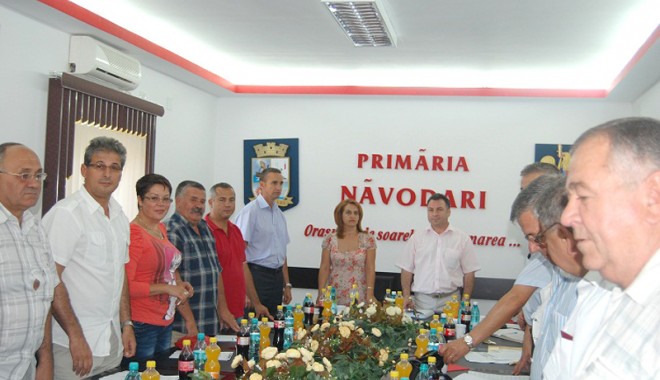 Consilierii locali de la Năvodari vor cânta imnul național înaintea fiecărei ședințe - imn02-1316464084.jpg