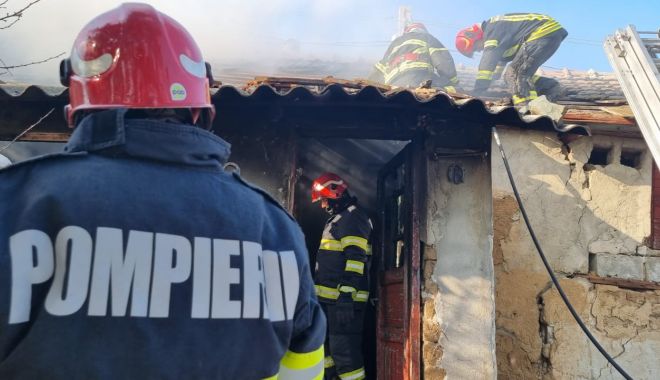 UPDATE. GALERIE FOTO. Pompierii constănțeni intervin de urgență. ARDE O CASĂ! - in3-1647699913.jpg