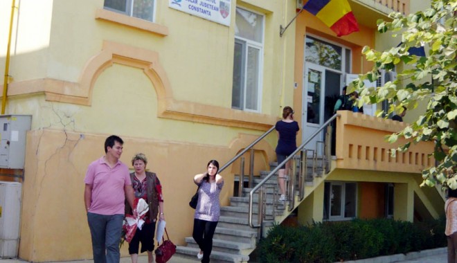 În atenția profesorilor constănțeni  rămași fără catedre - inatentiaprofesorilor-1409491940.jpg