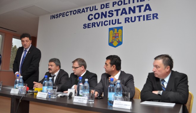 Poliția Rutieră și-a tras sediu la standarde europene - inaugurarenoulsediualpolitieirut-1319663869.jpg