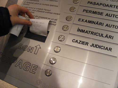 Constănțenii au pus frână la înmatriculările de societăți și PFA-uri - inaugurarepasapoarte099-1347964815.jpg