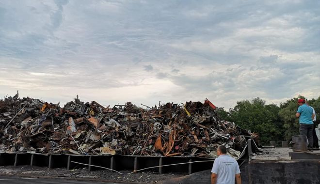 Încă două barje pline de deşeuri, depistate la Constanţa - incadouabarje-1628589825.jpg