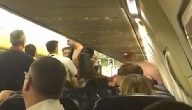 Bătaie cruntă într-un avion al companiei Ryanair. Motivul ireal de la care a pornit scandalul
