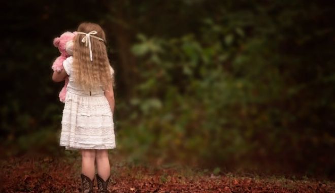 Român acuzat de pedofilie în Irlanda. Reacția iubitei lui: "Ești un monstru!" - incaunpolitistacuzatdepedofiliep-1542433888.jpg