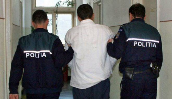 În căutarea perverșilor sexuali de pe străzile Constanței - incautareperversilorsexuali-1427312900.jpg