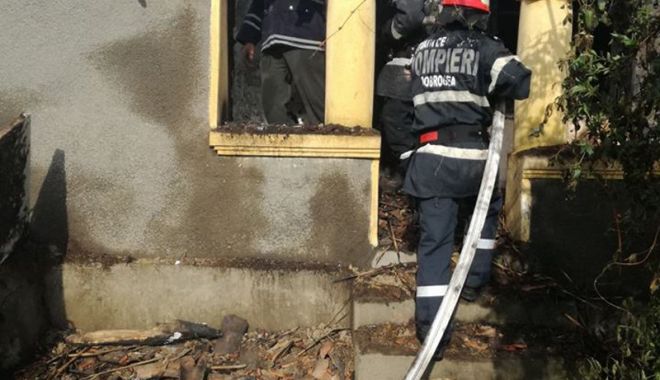 Incendii la locuințe din județul Constanța, în week-end - incendii1-1523800923.jpg