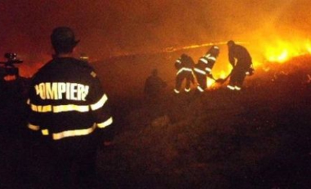 Un incendiu puternic de miriște a izbucnit în localitatea Vadu - incendiu-1313874788.jpg