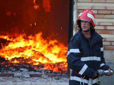 Incendiu la un grajd din Aliman - incendiu-1331300175.jpg