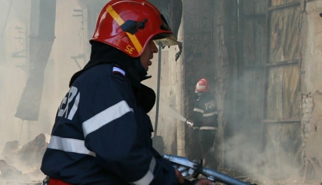 Incendiu  la Mangalia - incendiu-1353885399.jpg