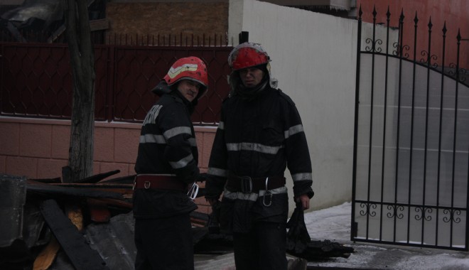 Incendiu lângă Spitalul Județean Constanța - incendiu-1357636908.jpg