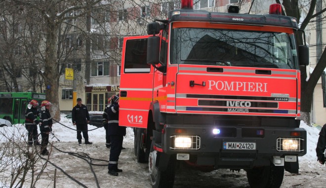 Incendiu puternic lângă clădirea Parlamentului. Un bloc întreg a fost evacuat - incendiu-1358178832.jpg