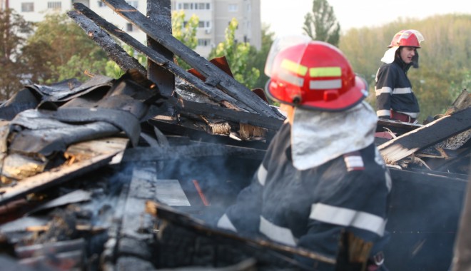 Incendiu în Agigea - incendiu-1364306312.jpg