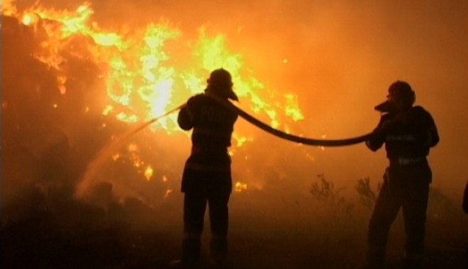 Fostul CAP din Corbu, distrus de incendiu - incendiu-1371180737.jpg