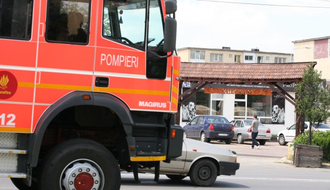 Incendiu la ieșire din Constanța, spre Ovidiu - incendiu-1373447628.jpg