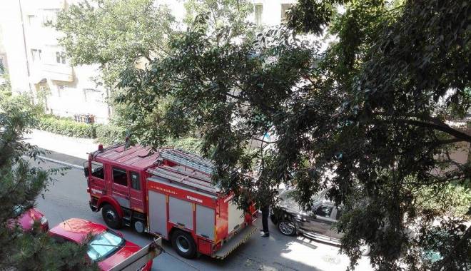 Pompierii, în alertă! INCENDIU ÎNTR-UN BLOC DIN CONSTANȚA - incendiu-1437810223.jpg