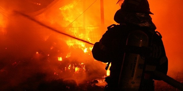 Incendiu la un siloz din Lumina. ISU Dobrogea intervine cu 2 autospeciale - incendiu-1478452258.jpg