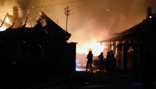 CLĂDIRE din Germania, CU ZECI DE ROMÂNI ÎNĂUNTRU, INCENDIATĂ! 33 VICTIME! AUTORITĂȚILE DIN ȚARA NOASTRĂ SUNT ÎN ALERTĂ - incendiu-1512140914.jpg