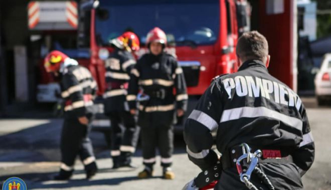 A dat foc apartamentului și s-a aruncat pe geam după ce s-a certat cu părinții - incendiu-1607156328.jpg