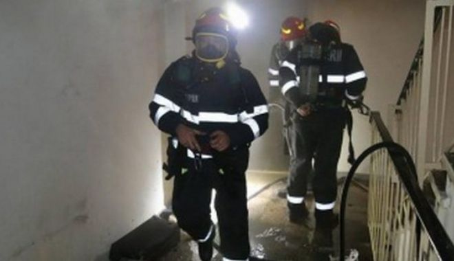 Incendiu într-un apartament de pe strada Pescarilor, în cartierul Faleză Nord - incendiu-1608133877.jpg