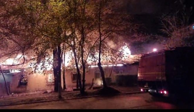 Constanța: Incendiu la o casă în Eforie Nord - incendiu-1637514333.jpg