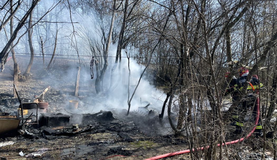 O femeie a fost găsită carbonizată într-o baracă la Murfatlar - incendiu-1734333124.jpeg