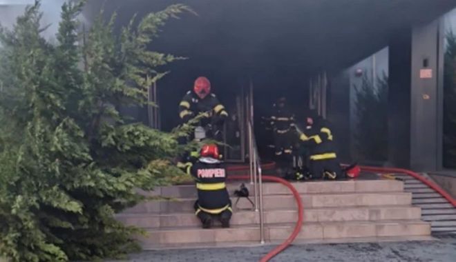 Incendiu puternic în Mamaia. Arde un centru de recuperare - incendiu-2-1702222390.jpg