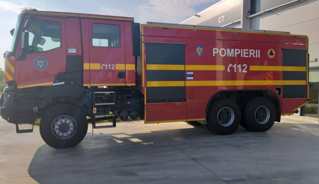 Flăcări violente într-un bloc. Peste 80 de oameni evacuați în miez de noapte - incendiu-80-evacuati-1775626992.webp