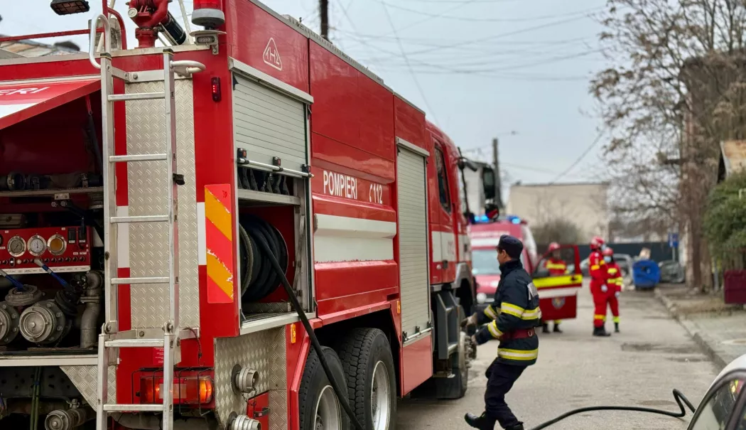 Alertă la Mihail Kogălniceanu! O casă a fost cuprinsă de flăcări - incendiu-mk-1775656201.webp