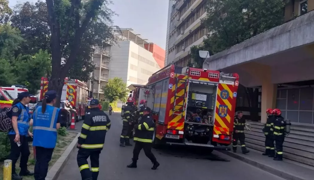 Incendiu la Spitalul Județean Bacău. Un pacient ar fi provocat focul după ce a fumat în baie - incendiu-spital-1782824375.webp