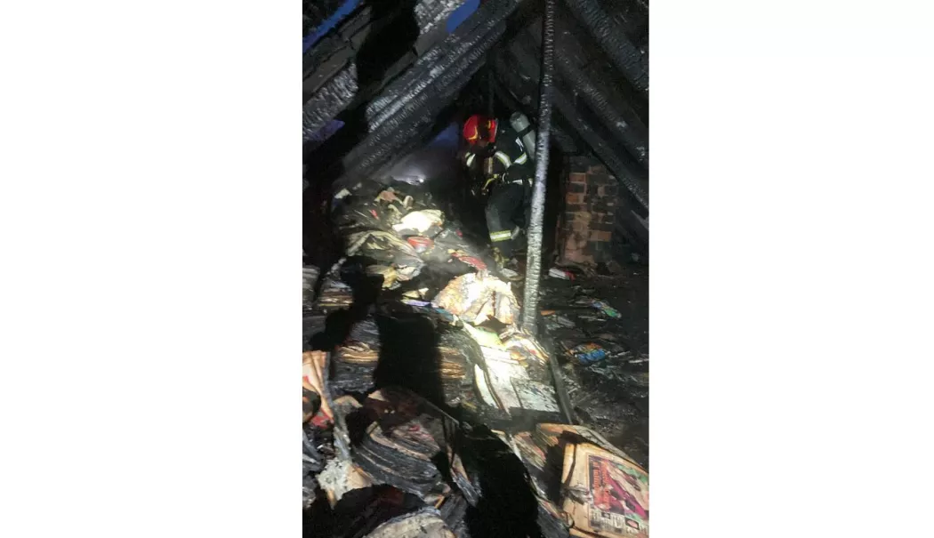 Incendiu puternic la o locuință din Măcin. Flăcările au cuprins întregul acoperiș - incendiu-tulcea1-1771258845.webp