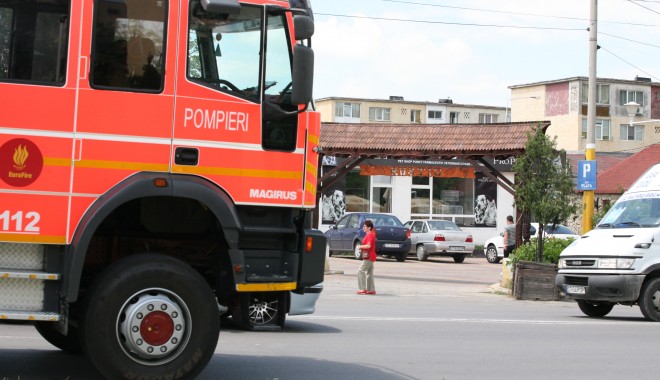 Incendiu pe strada Soveja - incendiu2-1332863570.jpg