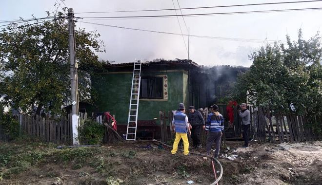 Casă distrusă în incendiu. Primarul din Lipnița face apel la solidaritate! - incendiu2-1604848672.jpg