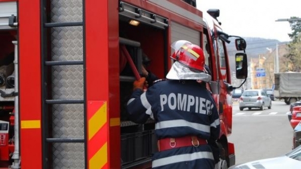 INCENDIU LA CONSTANȚA, în spatele reprezentanței Mercedes! - incendiu252317400-1523780754.jpg