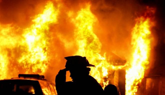 Tragedie în Vinerea Mare. Șase oameni au murit, dintre care trei copii, într-un INCENDIU DEVASTATOR - incendiu600x392-1428645745.jpg