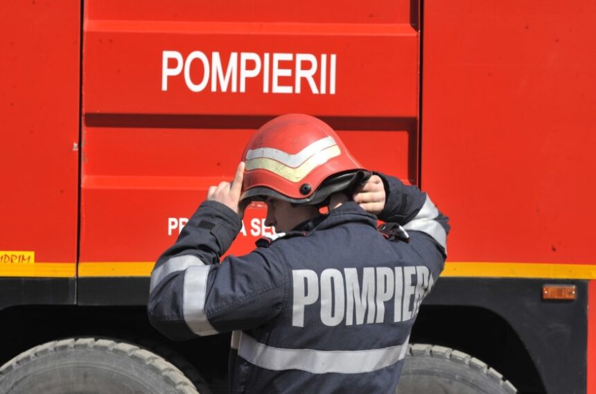 UPDATE Un autocamion încărcat cu baloți a luat foc pe drum, în județul Constanța - incendiuapartamentconstanta17421-1752575554.jpg