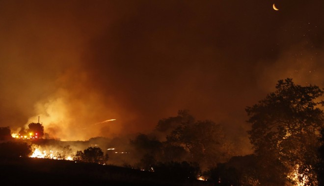 California ARDE la propriu! Val de căldură prognozat în plină alertă de incendii - incendiucalifornia-1412241492.jpg