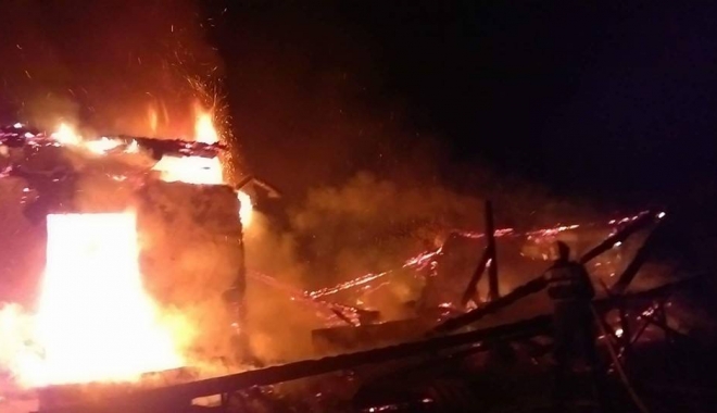 Fabrică mistuită de flăcări. 15 MORȚI! - incendiucolibita11012016-1473497029.jpg