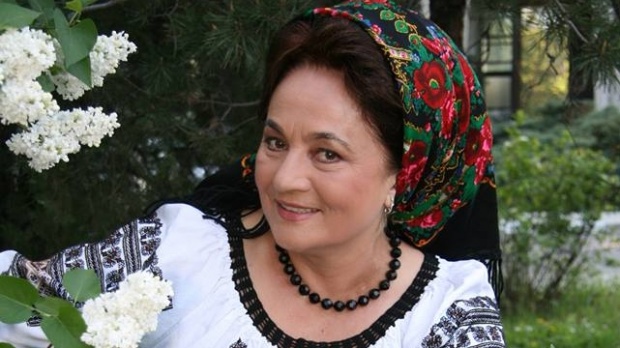 Momente dramatice pentru Laura Lavric. Casa părintească din Suceava a fost mistuită de flăcări - incendiudeproportiiinsuceavacasa-1537690896.jpg