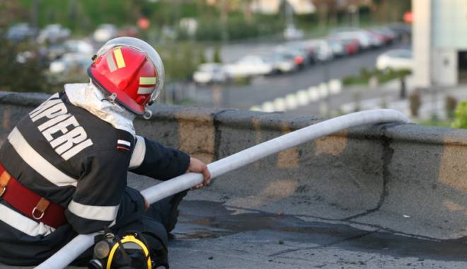 Incendiu devastator în Constanța.  Un bărbat a murit carbonizat - incendiudevastatormort-1424015509.jpg