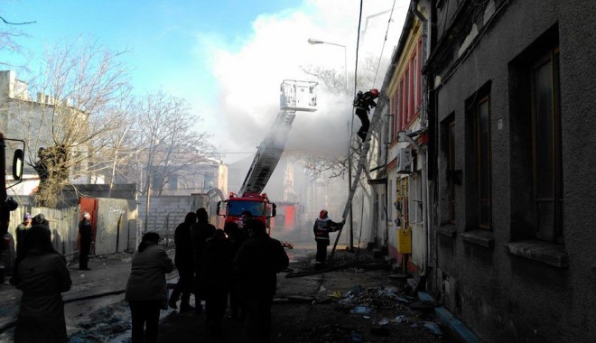 Incendiu devastator în Peninsulă / Galerie FOTO - incendiudevastatorpeninsula-1392057350.jpg