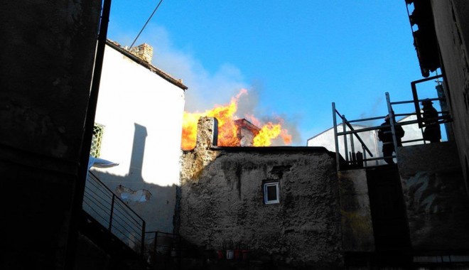 Incendiu devastator în Peninsulă / Galerie FOTO - incendiudevastatorpeninsula3-1392057328.jpg