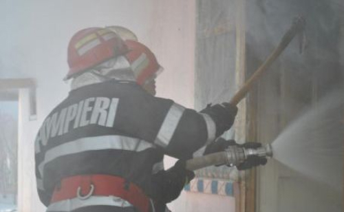 Incendiu pe strada Merișor, din Constanța - incendiufrigider-1433764150.jpg