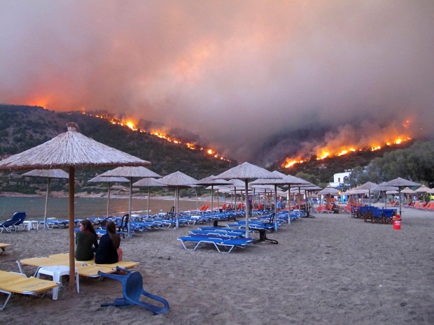 MAE atenționează: Risc de incendii în mai multe zone din Grecia - incendiugrecia-1719589603.jpg