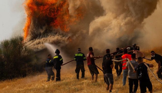 Peste o sută de pompieri români ajută la stingerea incendiilor din Grecia - incendiugreciaprofimedia1-1628337995.jpg