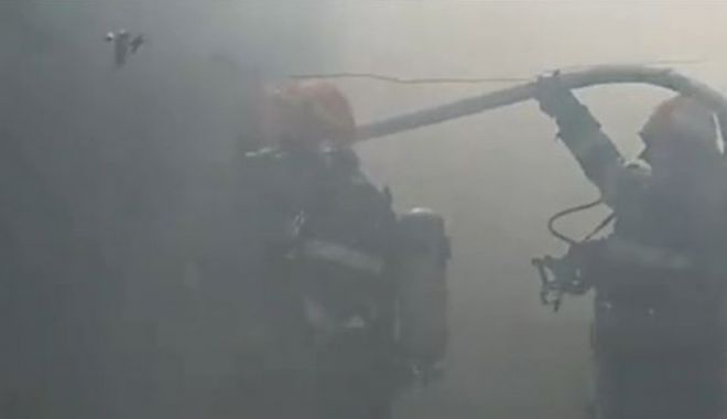 Un mort și un rănit cu 80% arsuri pe corp, după un incendiu DEVASTATOR - incendiuincapitala58946700-1526244295.jpg