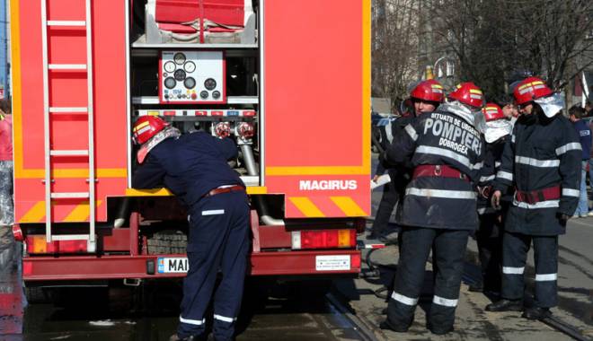 Documente de peste 30 de ani ale Primăriei Mihail Kogălniceanu, făcute scrum! - incendiukogalniceanu-1436111853.jpg