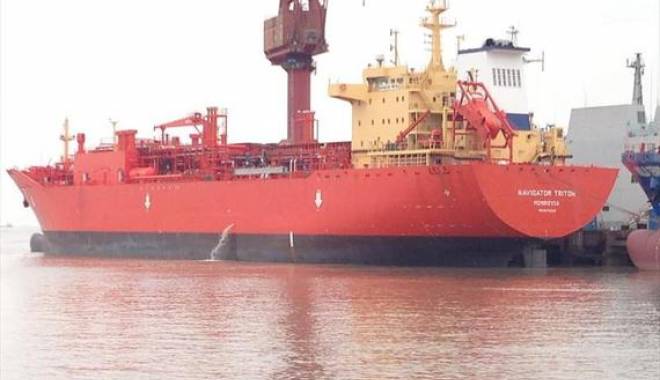 Incendiu la bordul unei nave cu etilenă - incendiulabordul-1450191468.jpg
