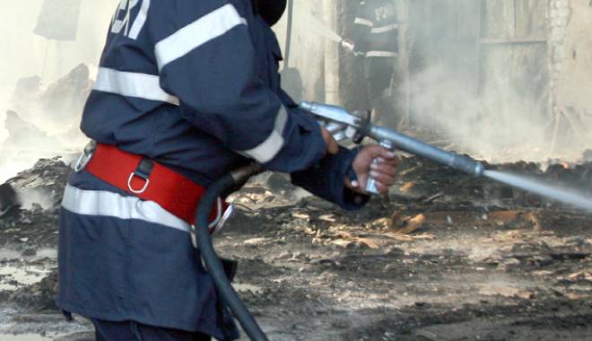 Incendiu la o casă din Cernavodă - incendiulaocasa-1416150553.jpg